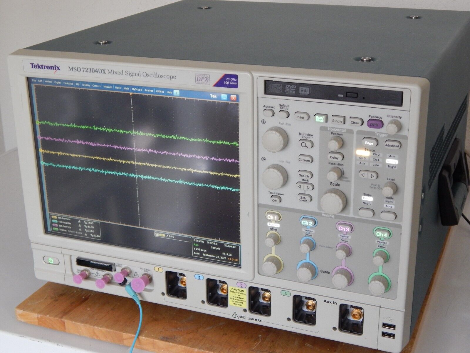 MSO72304DX 23GHz, 100Gs/s, 4+16 Channel, mixed signal oscilloscope MSO72304DX 23GHz, 100Gs/s, 4+16 Channel, mixed signal oscilloscope